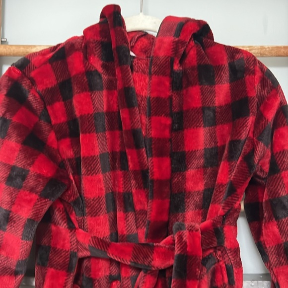 Red and black buffalo check plaid robe size 140 - Picture 2 of 6